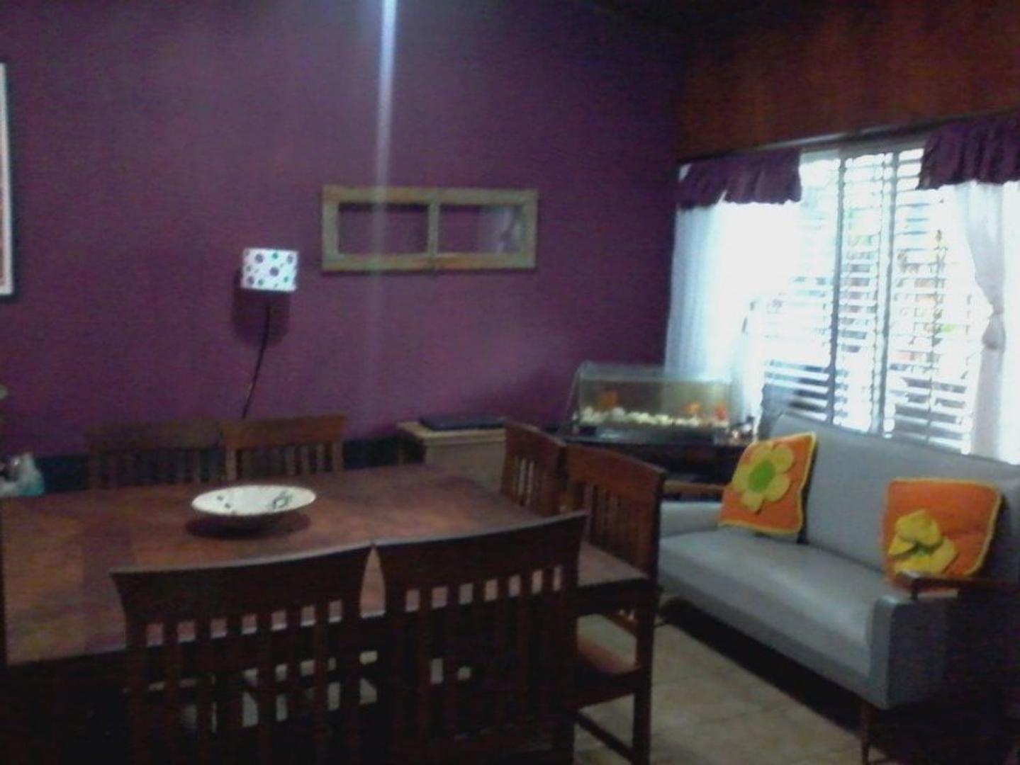 Casa 4 ambientes con 1 baño