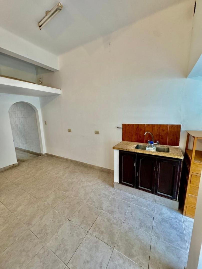 CASA EN VENTA CALLE MITRE DE 3 DORMITORIOS