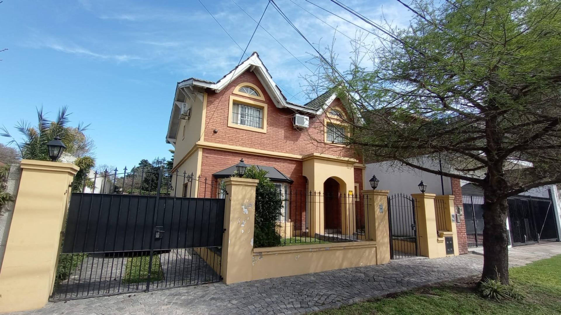 Casa en venta 4 ambientes