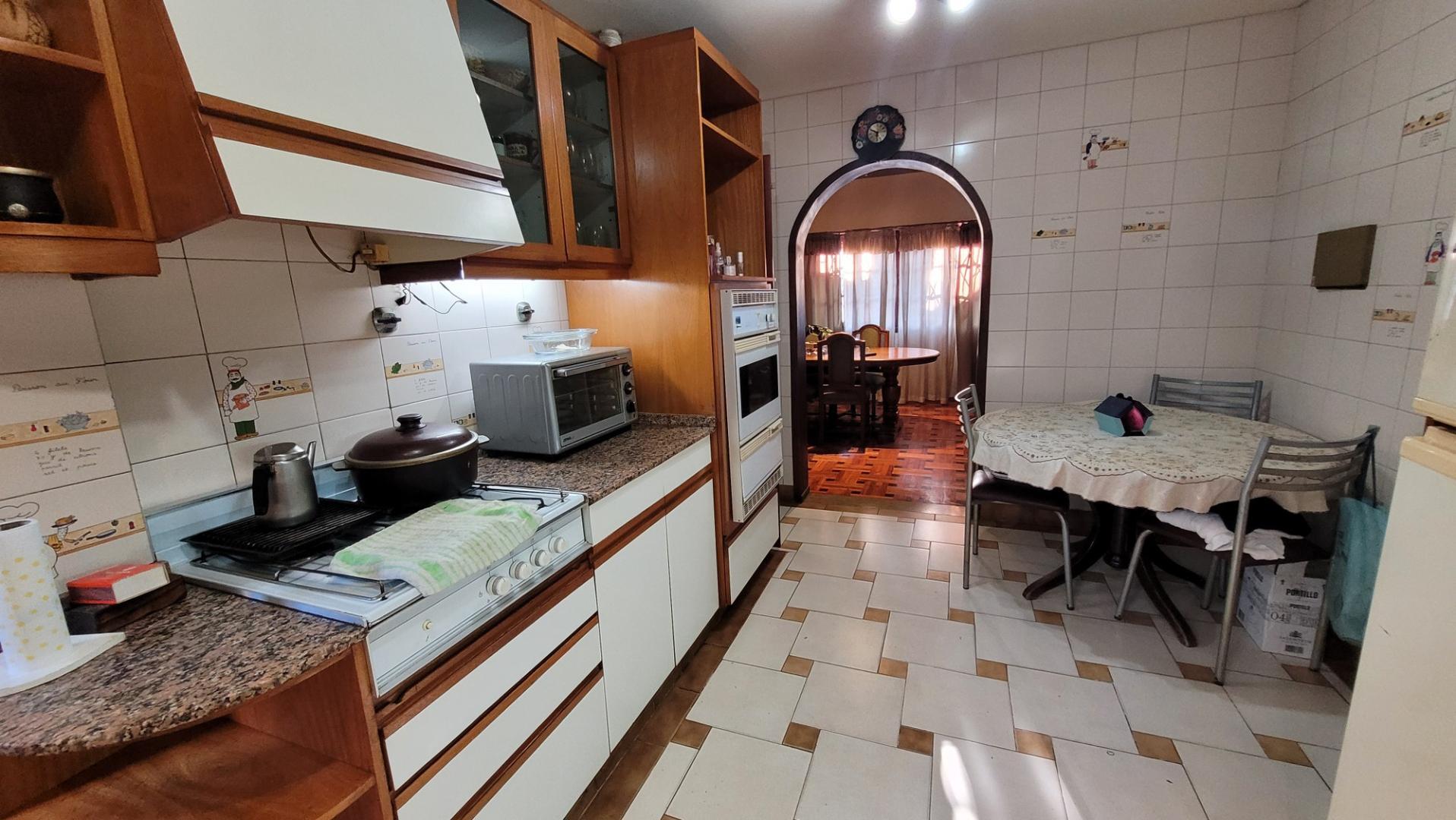 CASA 4 AMB + QUINCHO CON PLAYROOM Y GARAGE, VILLA BALLESTER