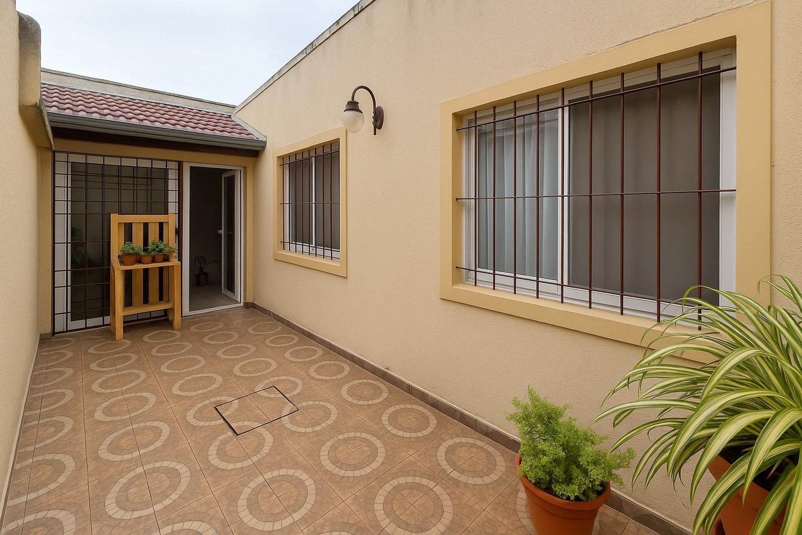 Depto Tipo Casa en Venta de 3 ambientes