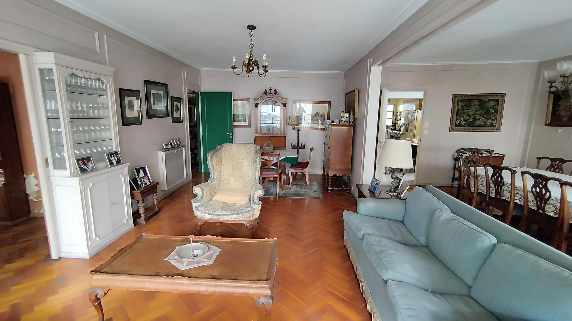 Departamento en Venta de 6 ambientes