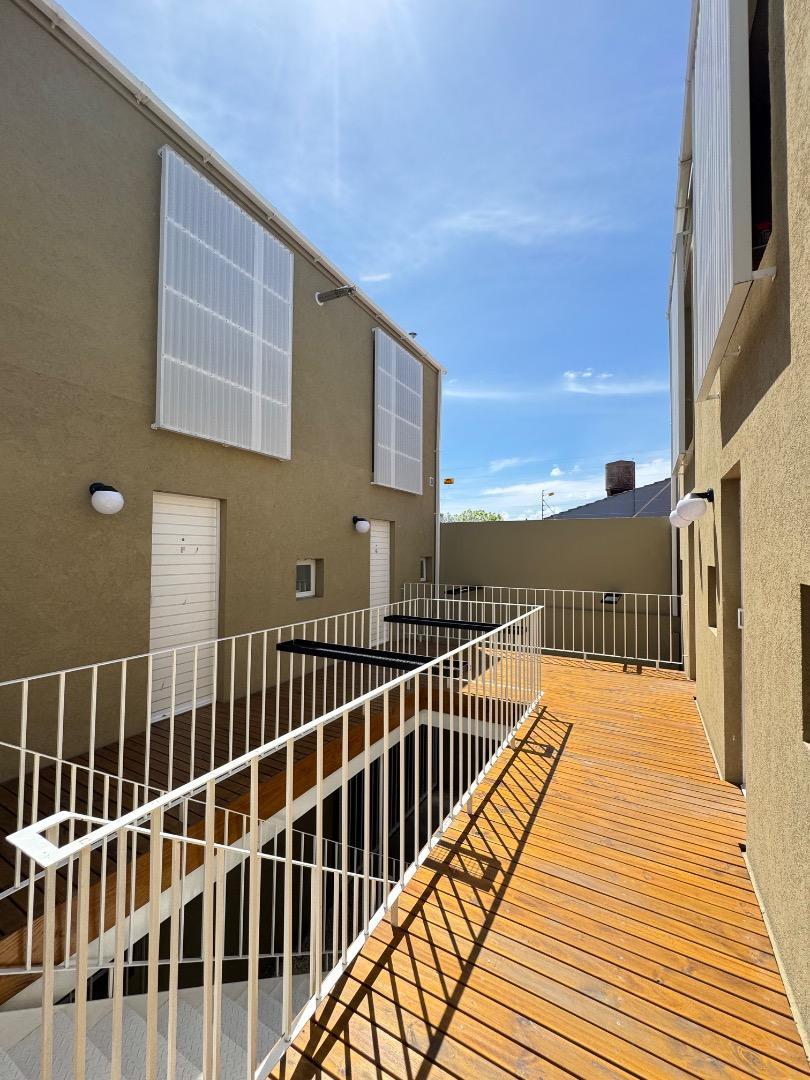 Depto Tipo Casa en Venta al Este