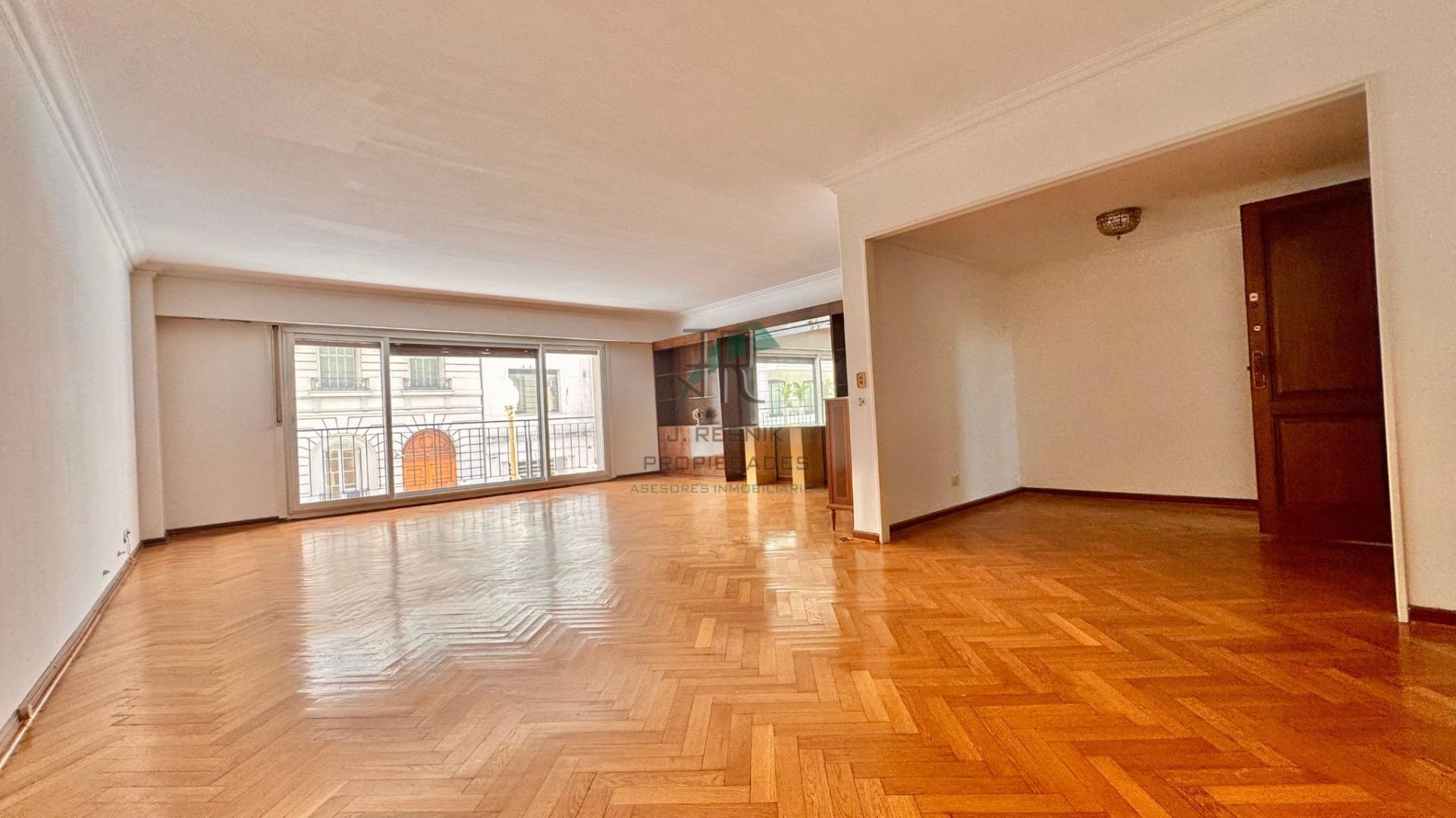 Av Alvear 1583 , Piso 1