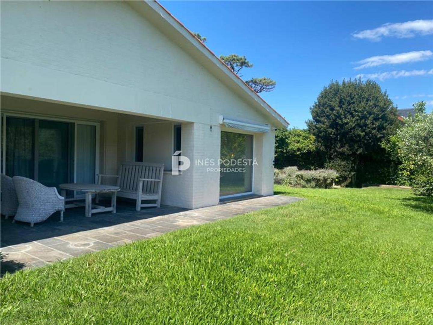 Casa en Alquiler de 4 dormitorios