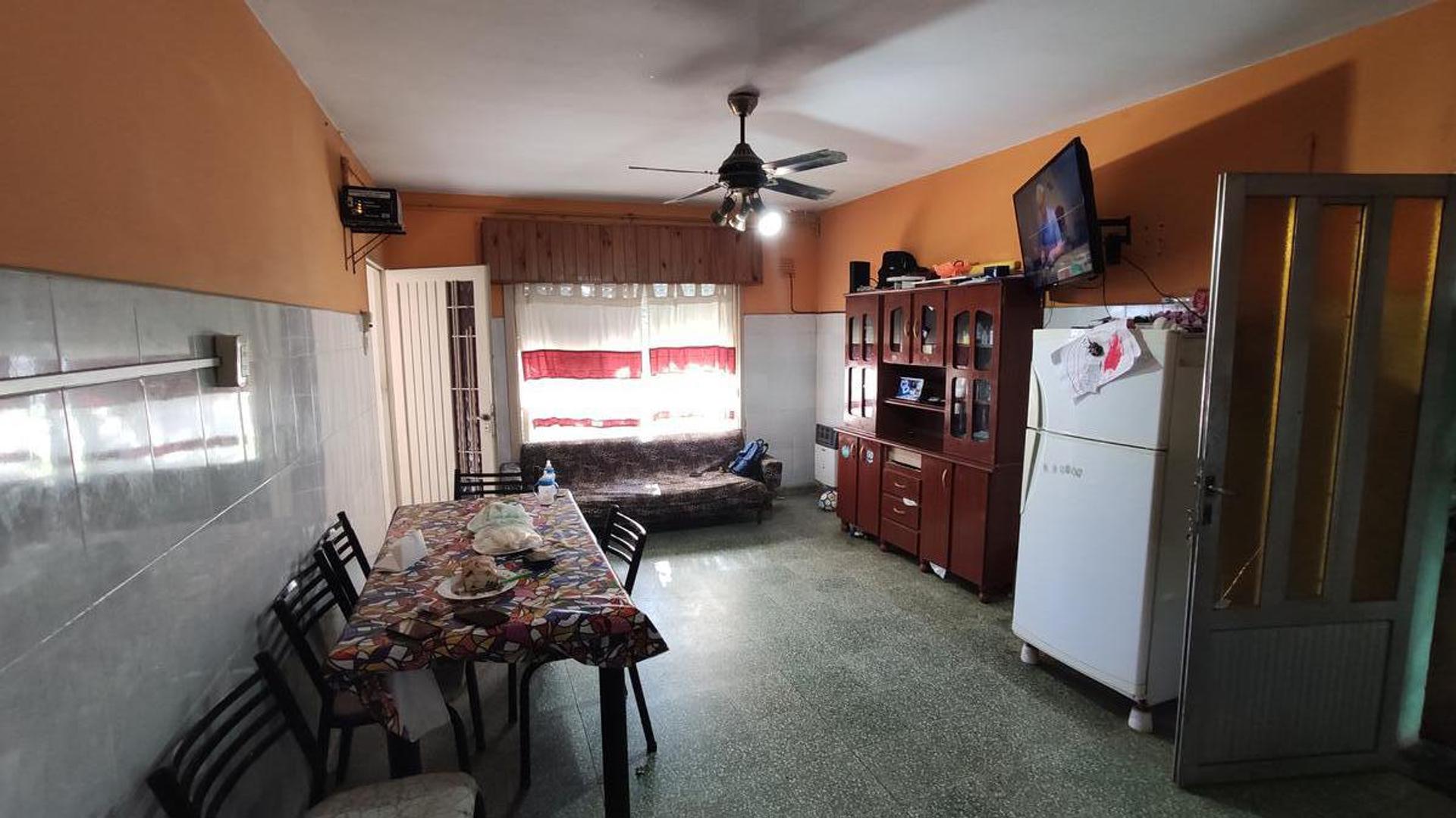 Casa 3 ambientes con 1 baño