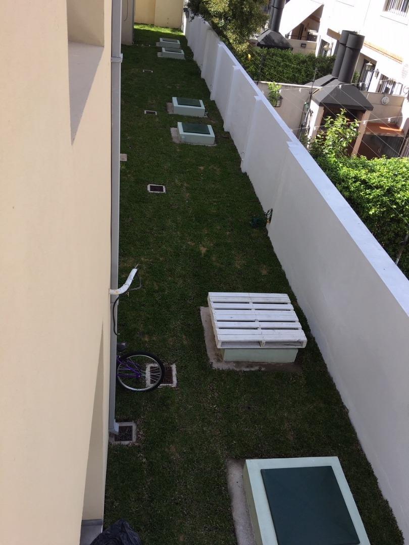 Duplex a estrenar en barrio Villa Francesca