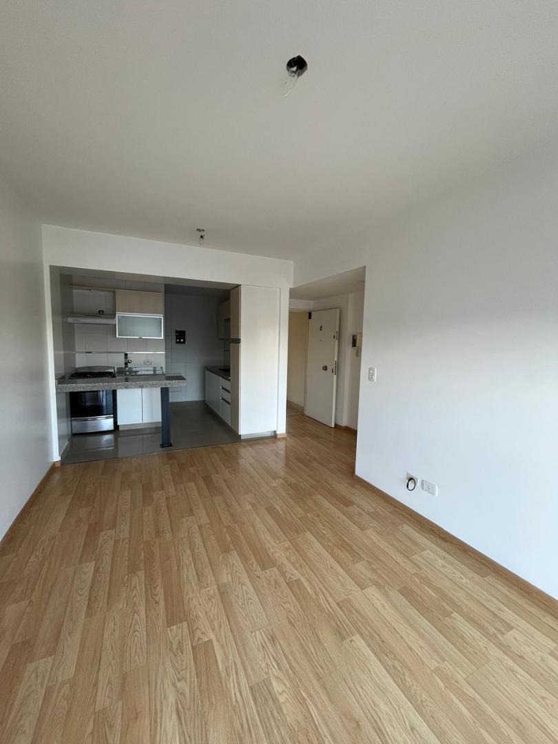 Departamento en Alquiler con 2 cocheras