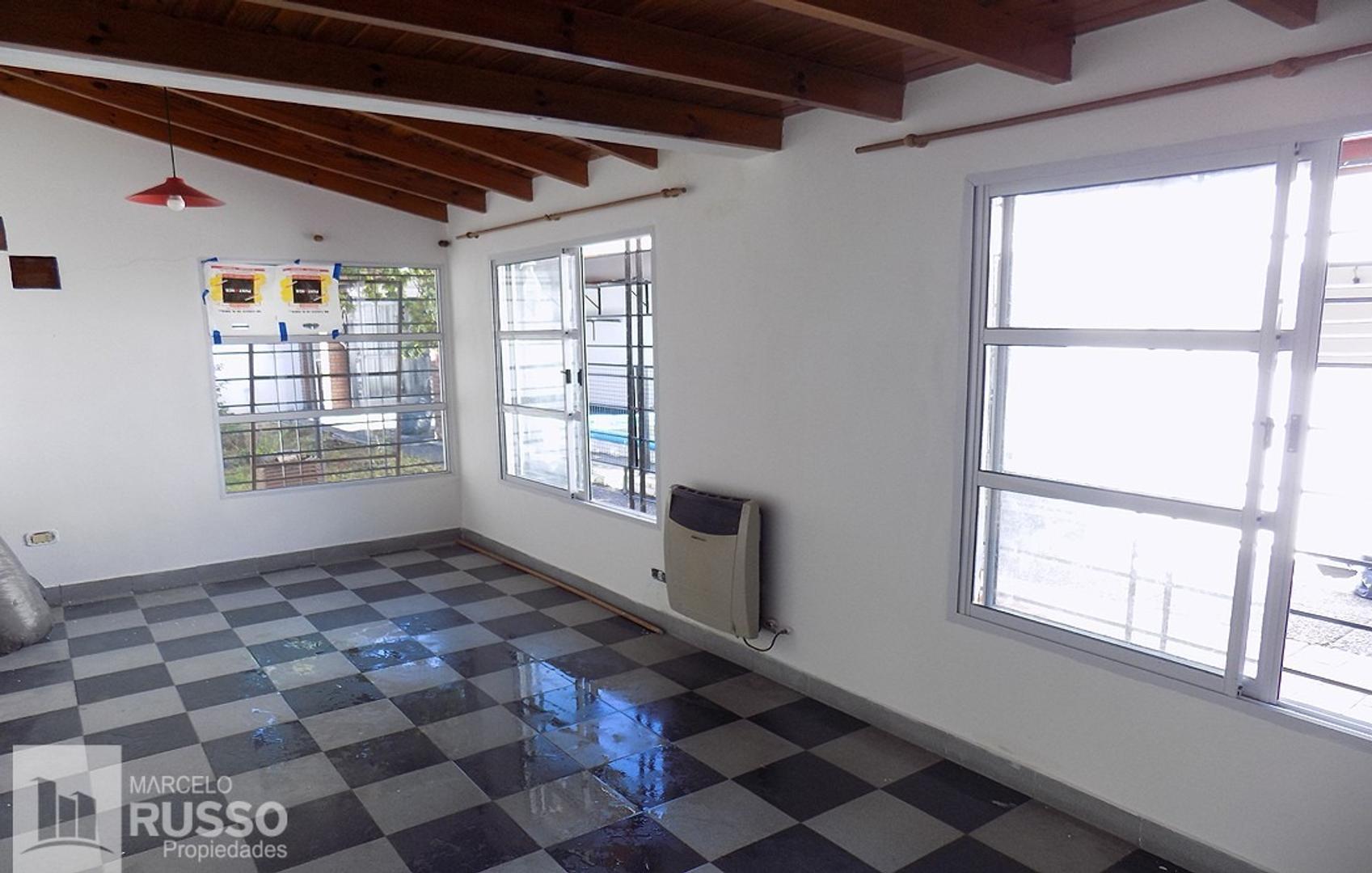 Depto Tipo Casa en Venta con 1 cocheras