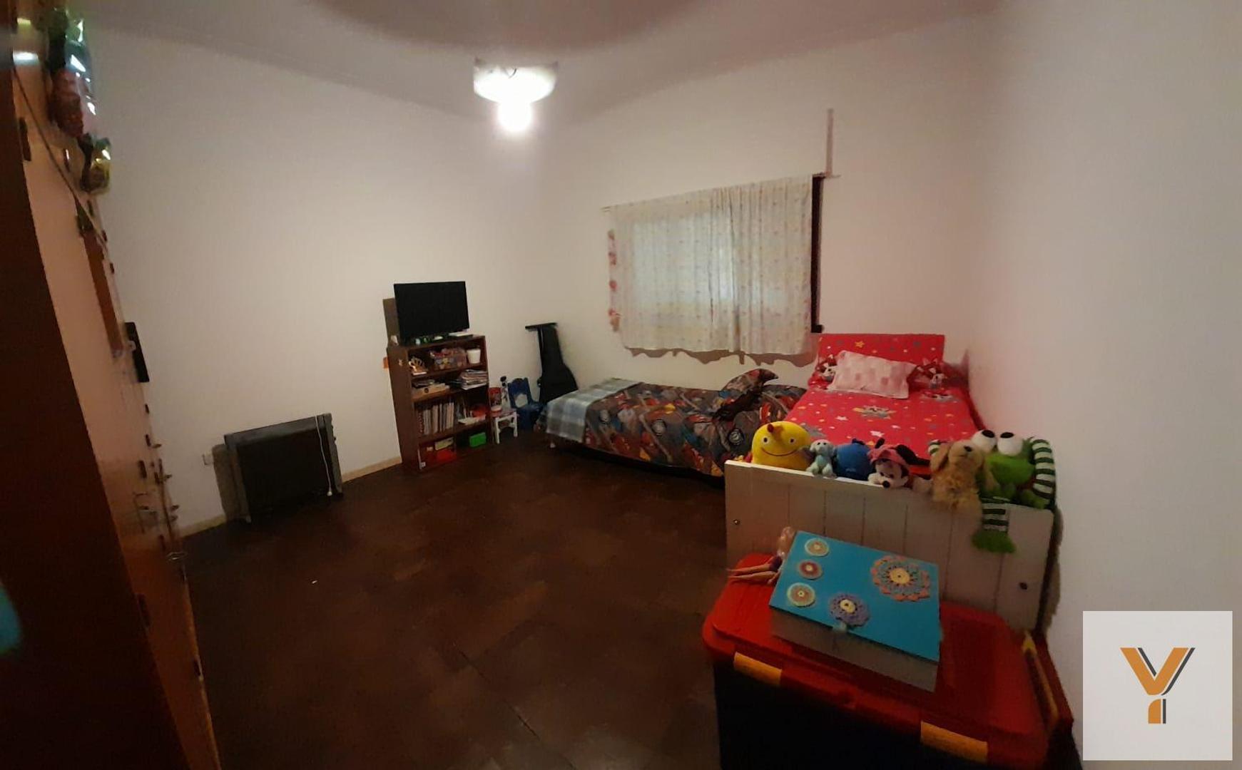 Casa 5 ambientes con 1 baño