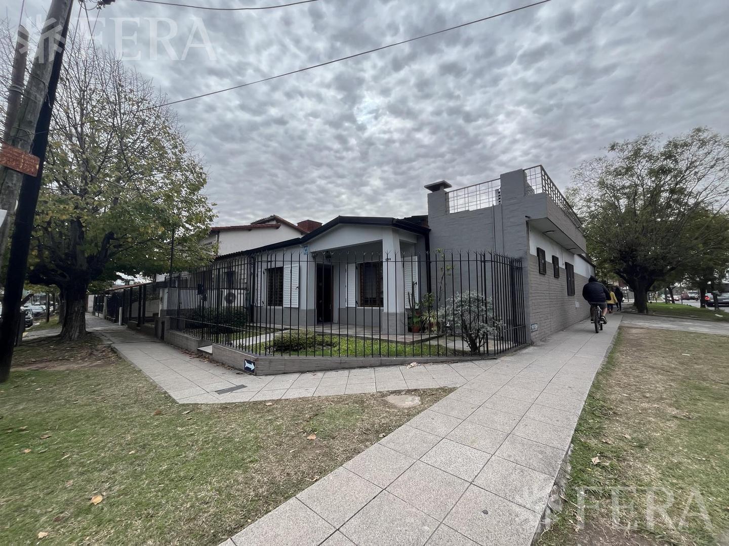 Venta de Casa 5 ambientes con Cochera en Quilmes Oeste