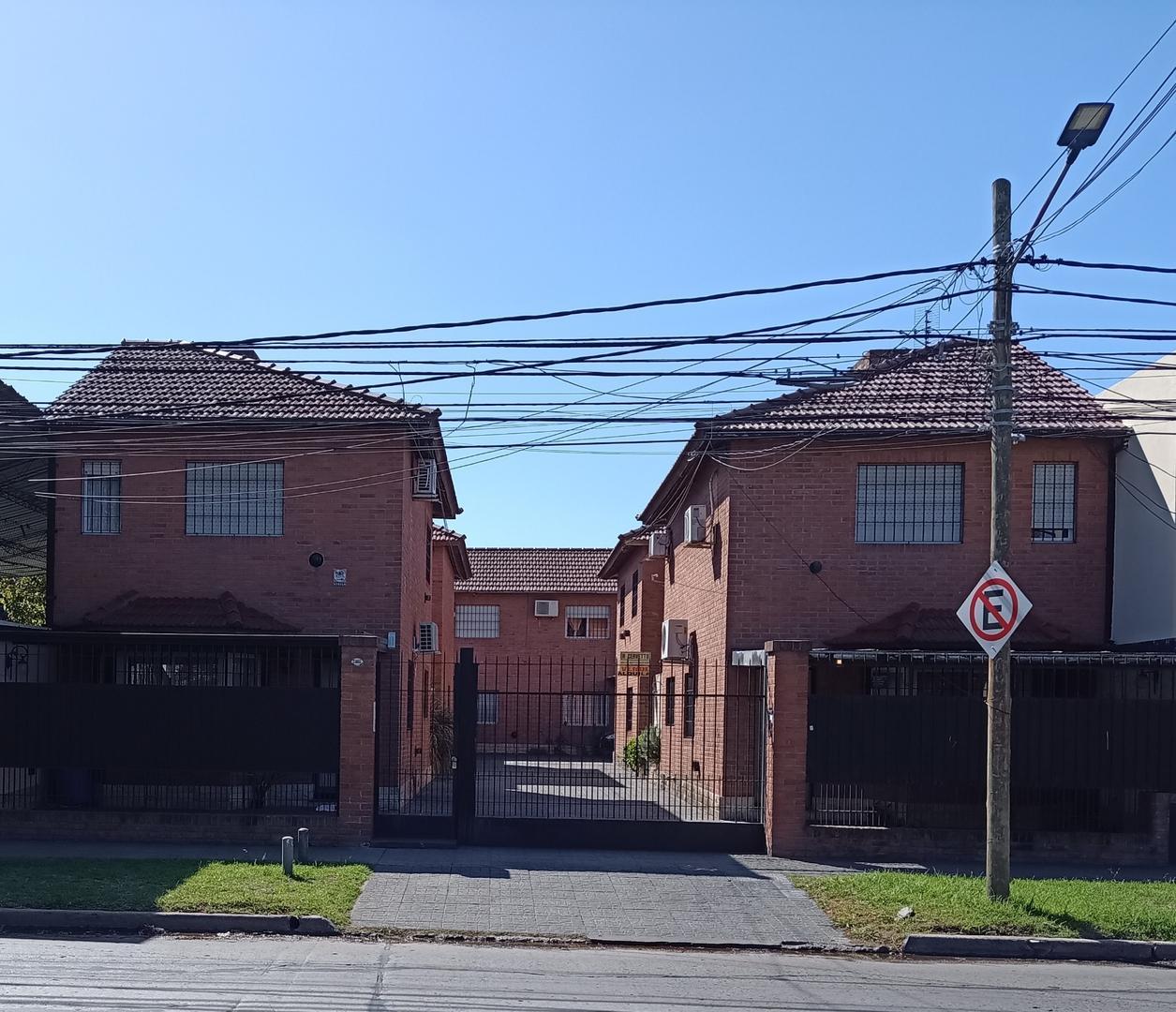 ALQUILER DUPLEX CON COCHERA MORENO UBICACIÓN PRIVILEGIADA