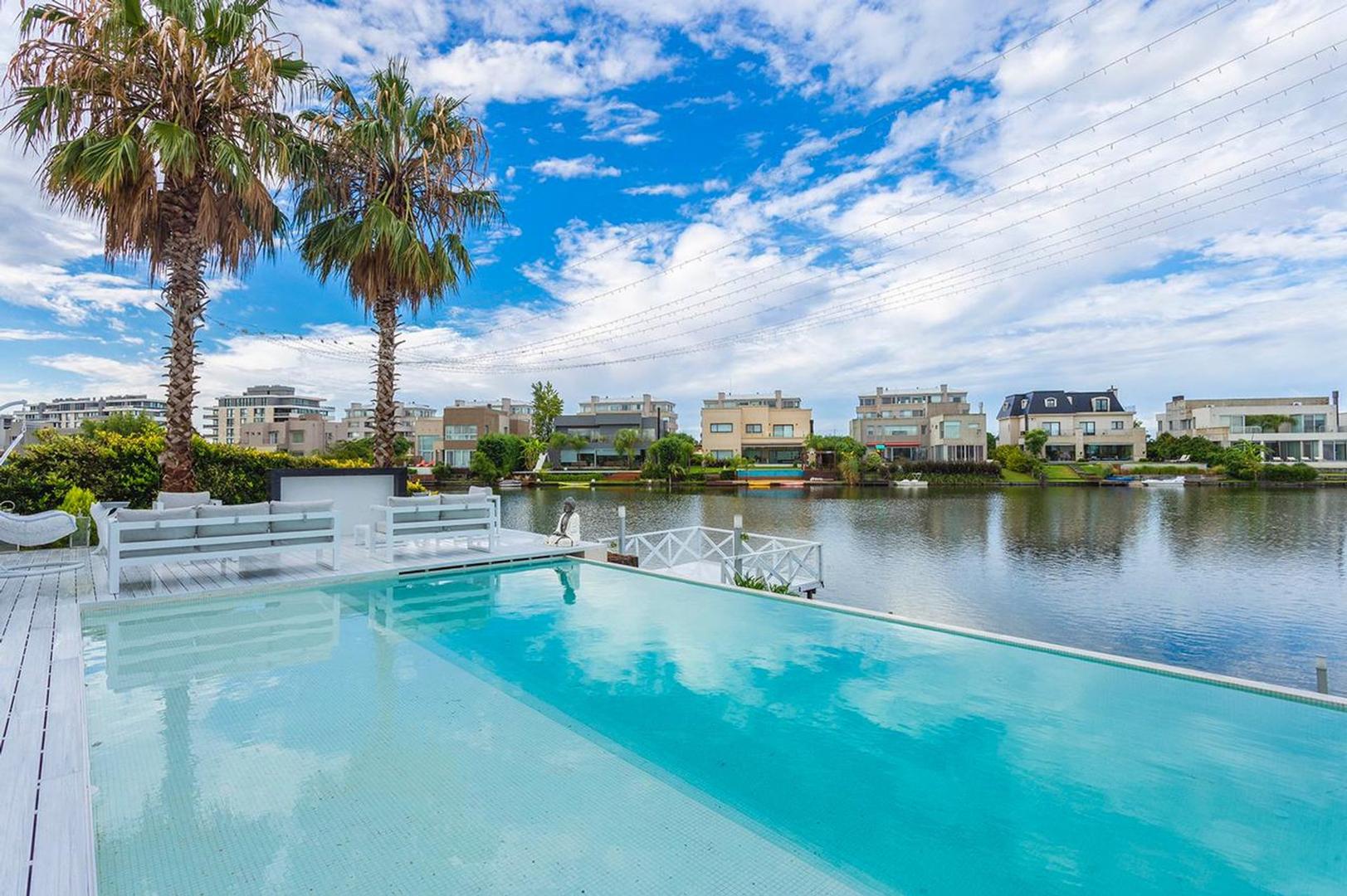 Venta Casa a la Laguna Nuevo Quilmes Piscina