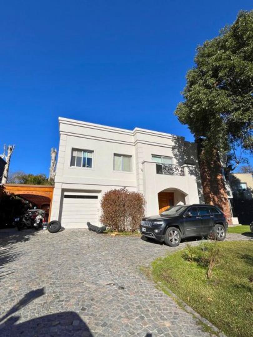 "Encantadora casa en venta en las exclusivas Fincas de Iraola"