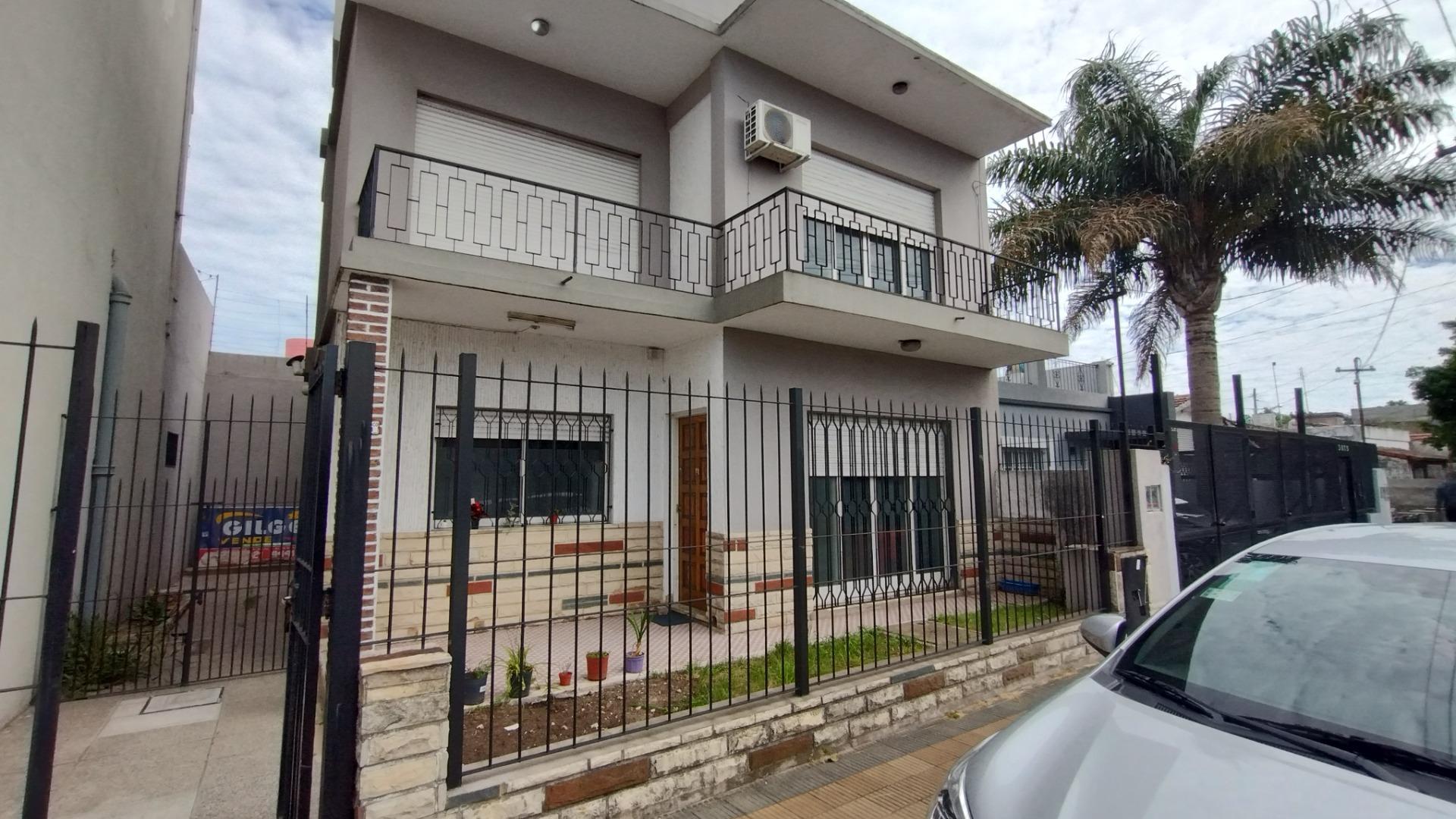 Depto Tipo Casa en Venta en Moron Sur, USD 110.000