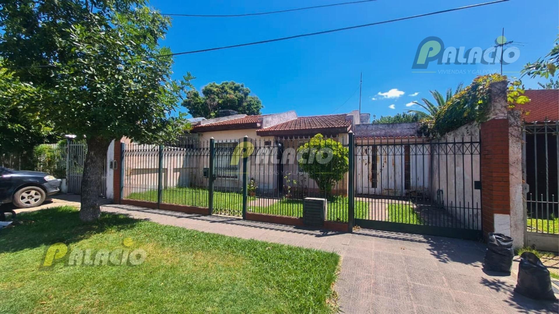 Casa 3 amb con cochera y fondo libre en Loma Hermosa