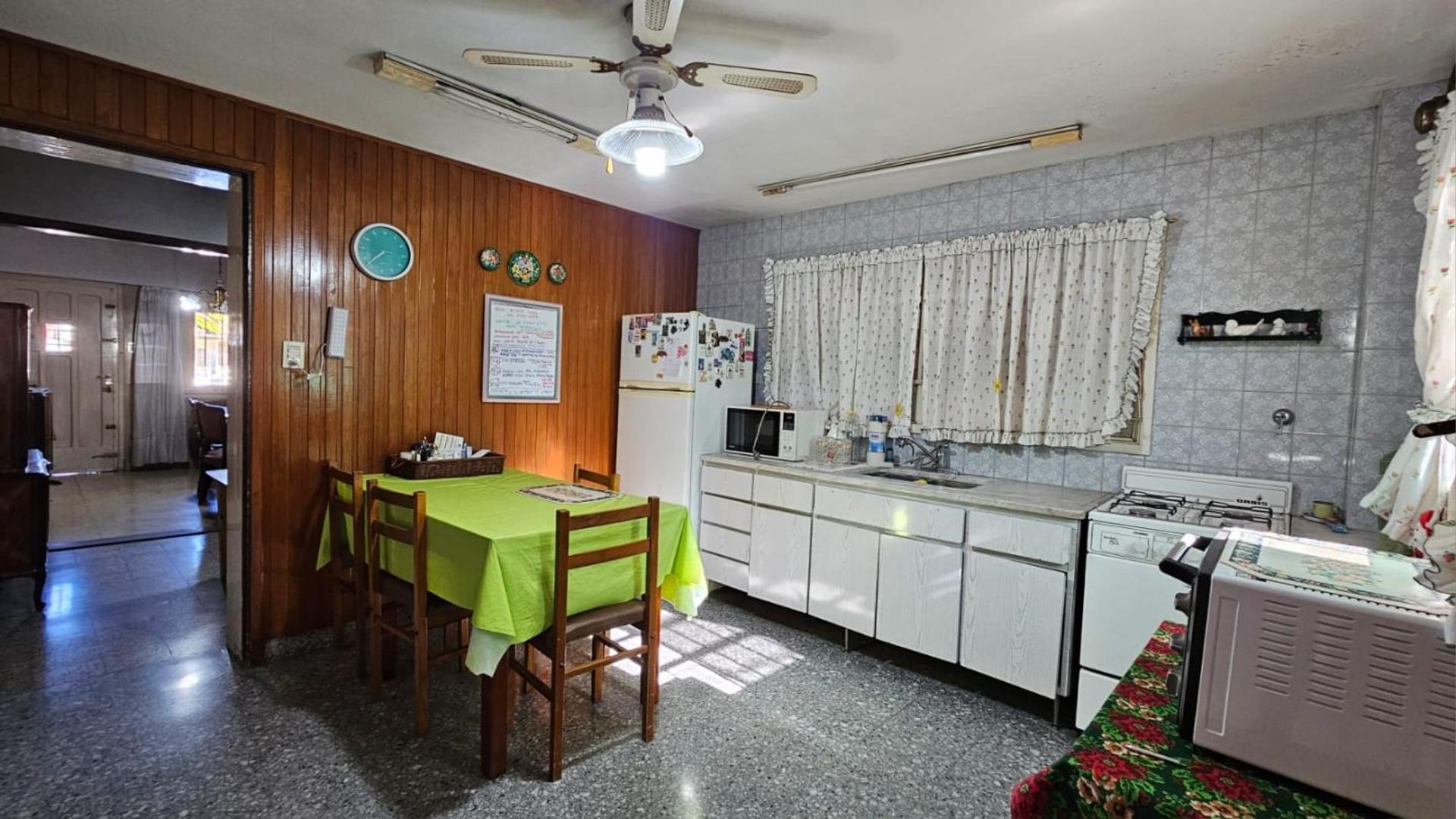 Depto Tipo Casa 3 ambientes con 2 baños