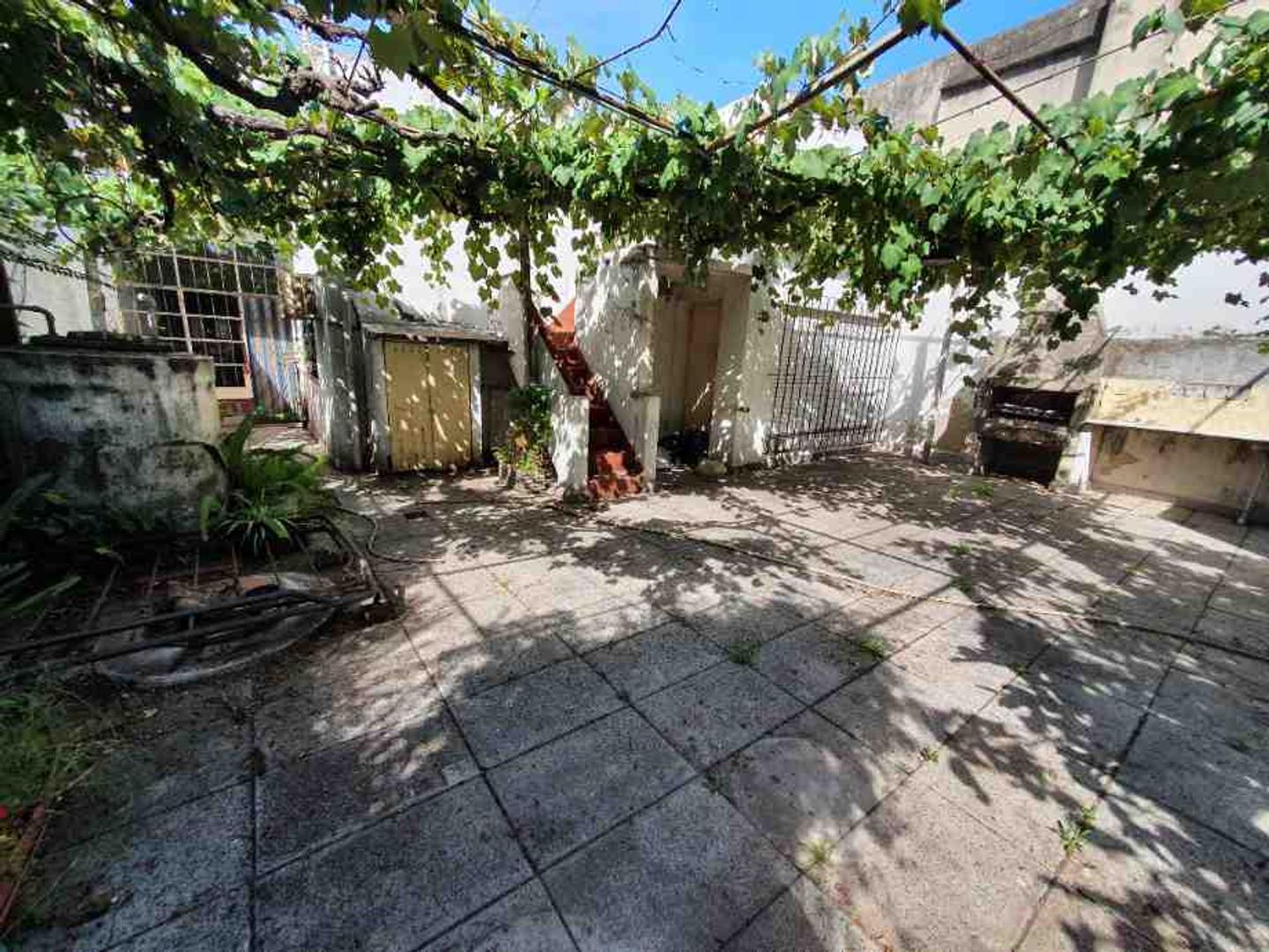 Casa 3 ambientes con 1 baño