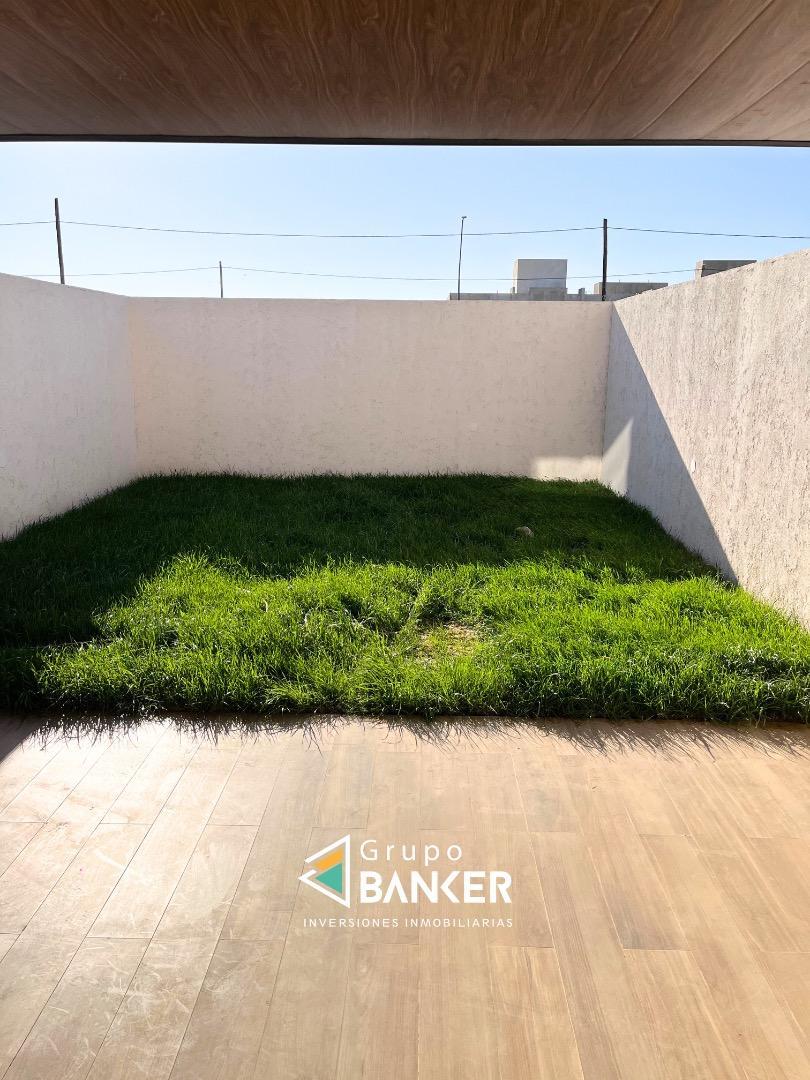 Casa 4 ambientes con 3 baños