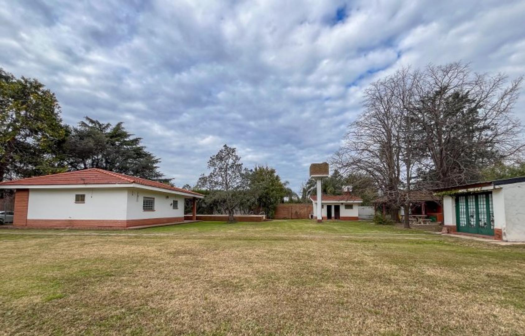 Casa 2 ambientes con 1 baño