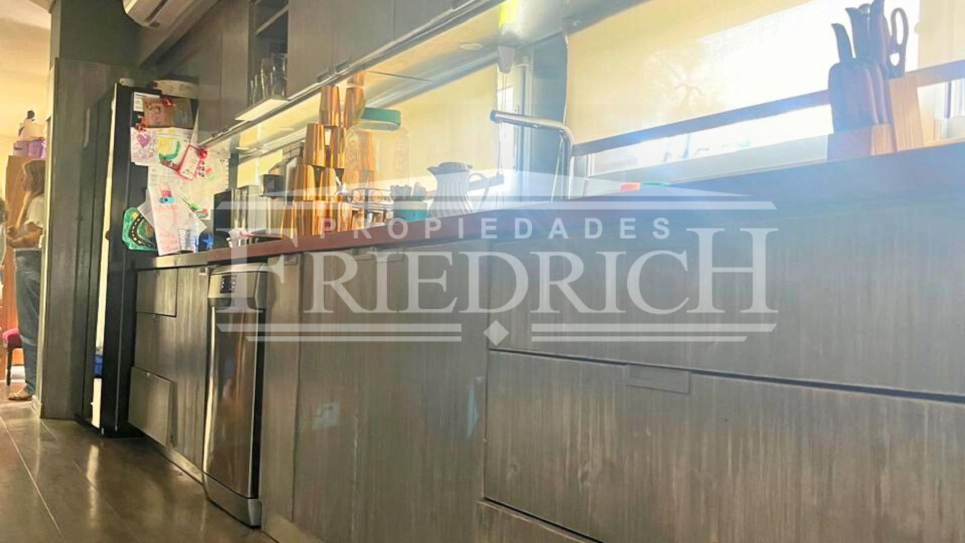 Casa 4 ambientes con 4 baños