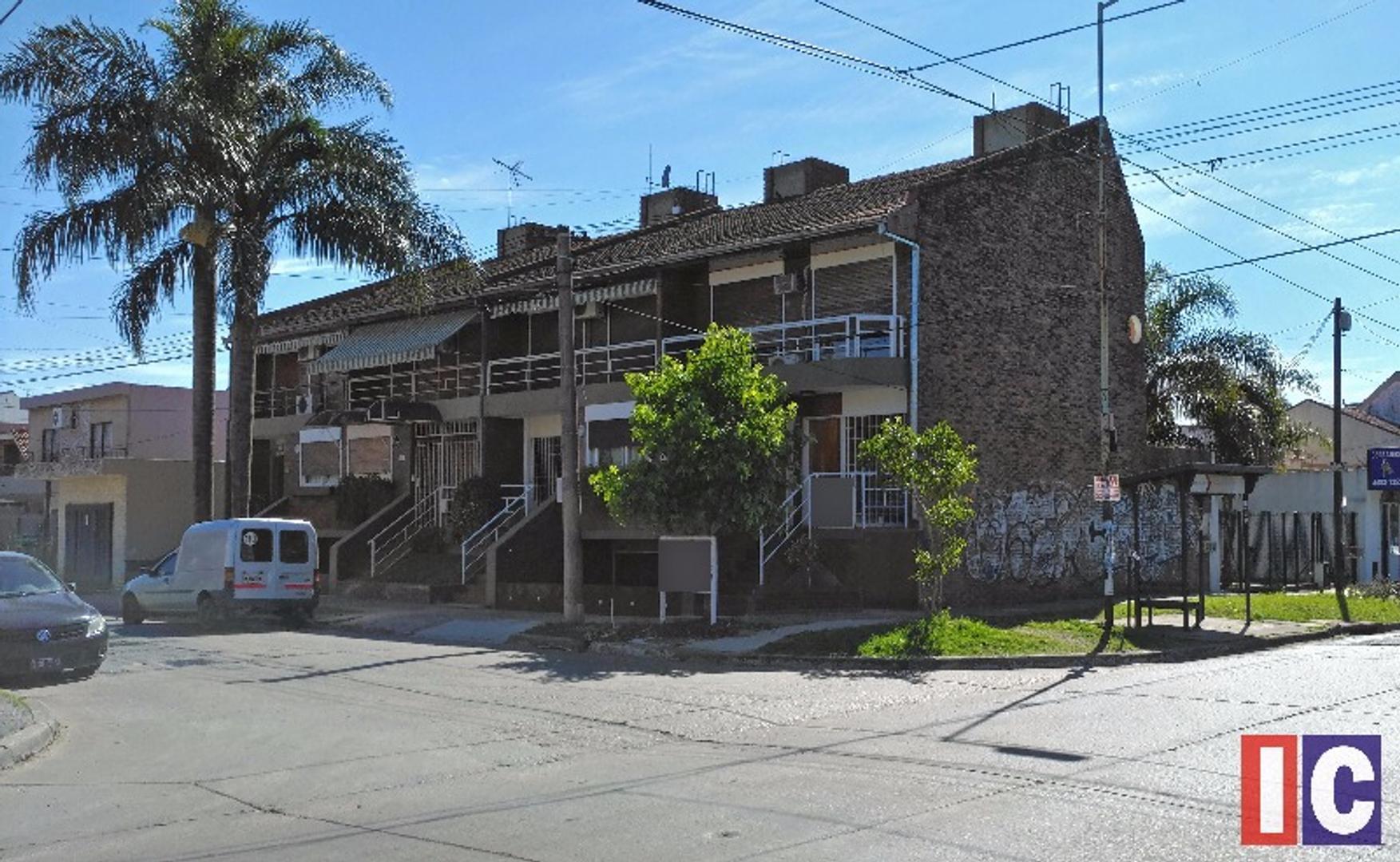 Duplex Castelar Norte apto credito tres dormitorios