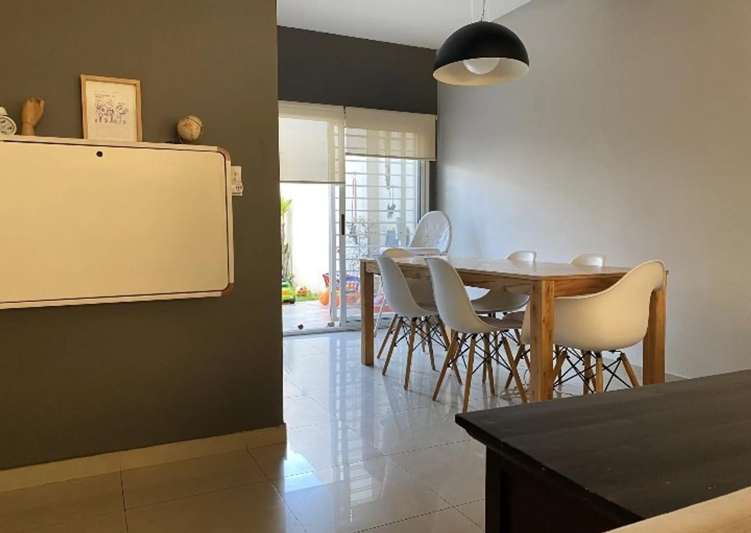 Depto Tipo Casa en Venta de 4 ambientes