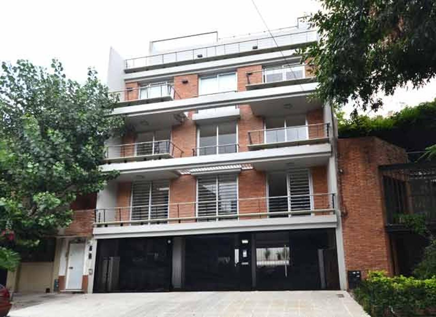 Hermoso 2 ambientes en dos plantas con cochera y pileta