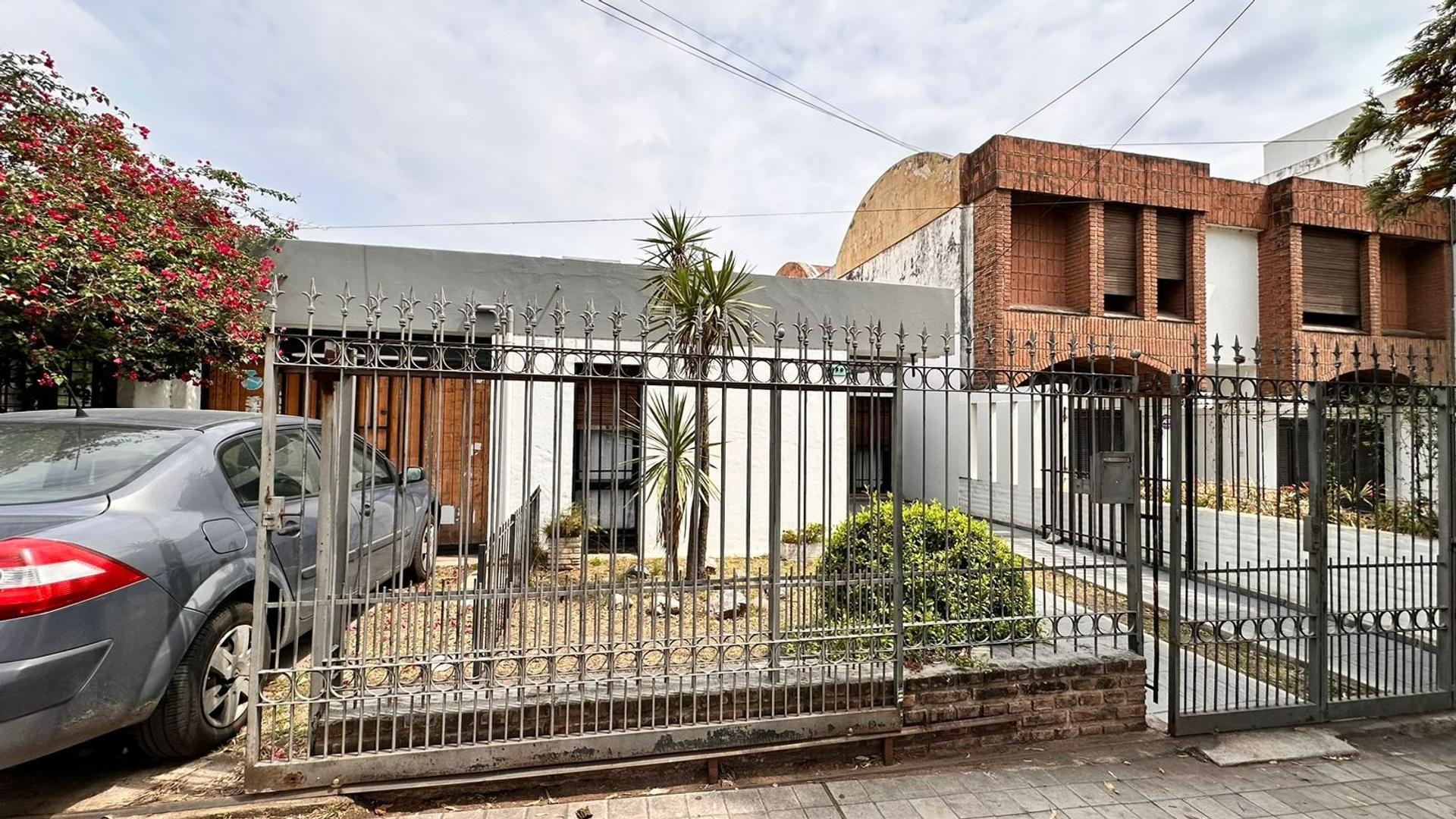 SE vende casa en Barrio Colinas de Vélez Sarsfield