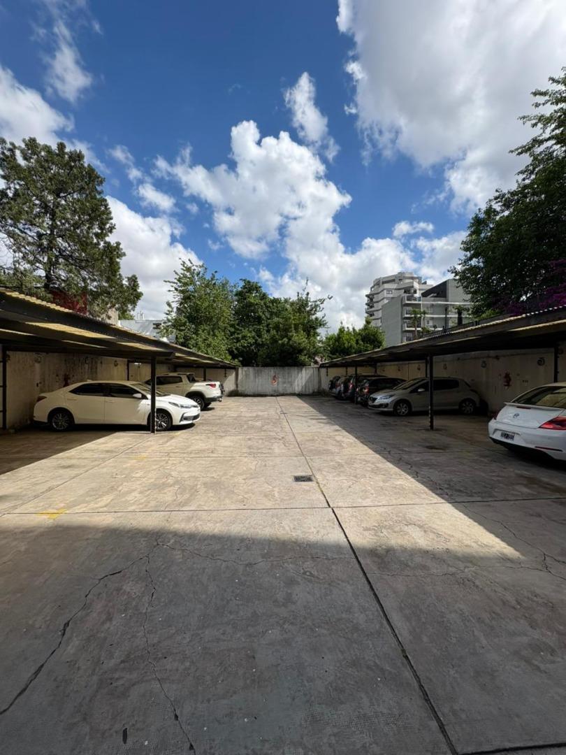 Cochera cubierta en venta