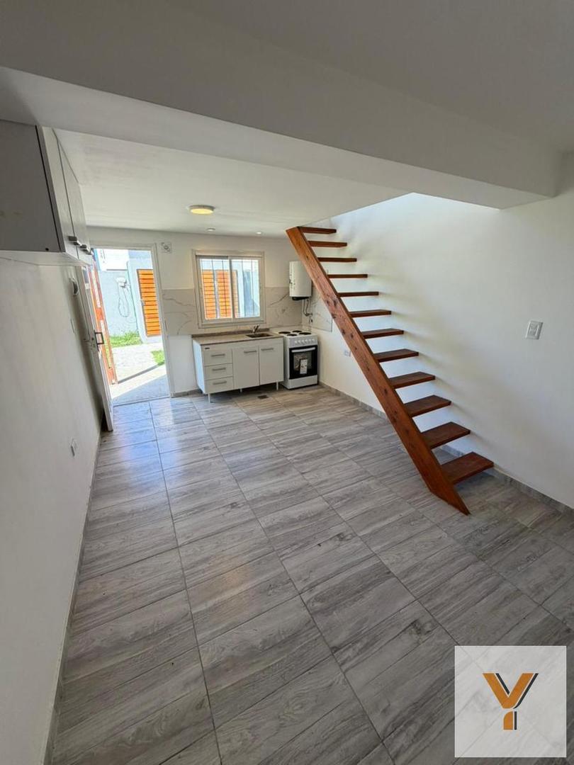 Depto Tipo Casa en Venta 1 año