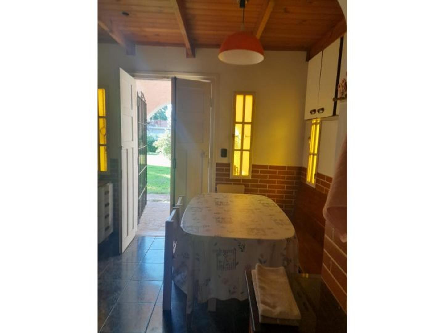 Casa 3 ambientes con 2 baños