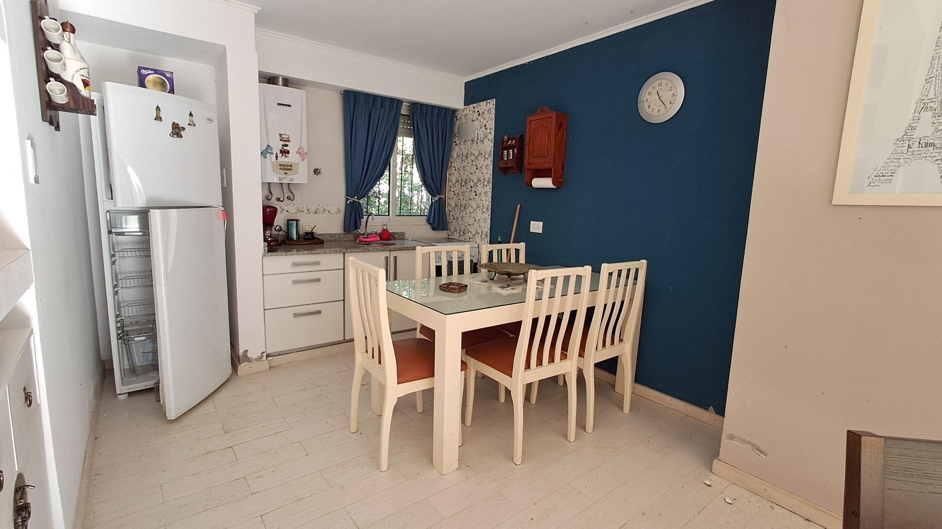 Casa quinta en venta de tres dormitorios, Abasto