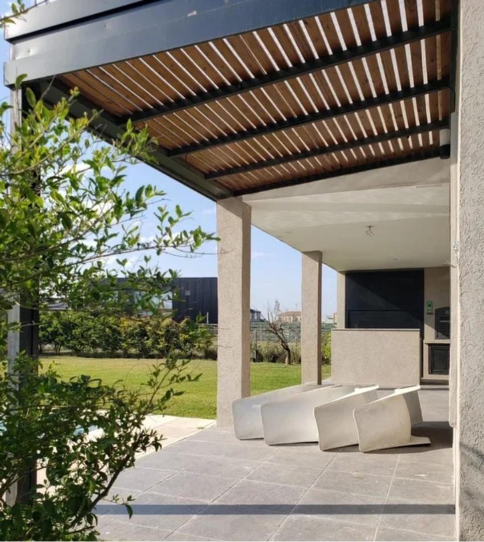 Casa 4 ambientes con 3 baños