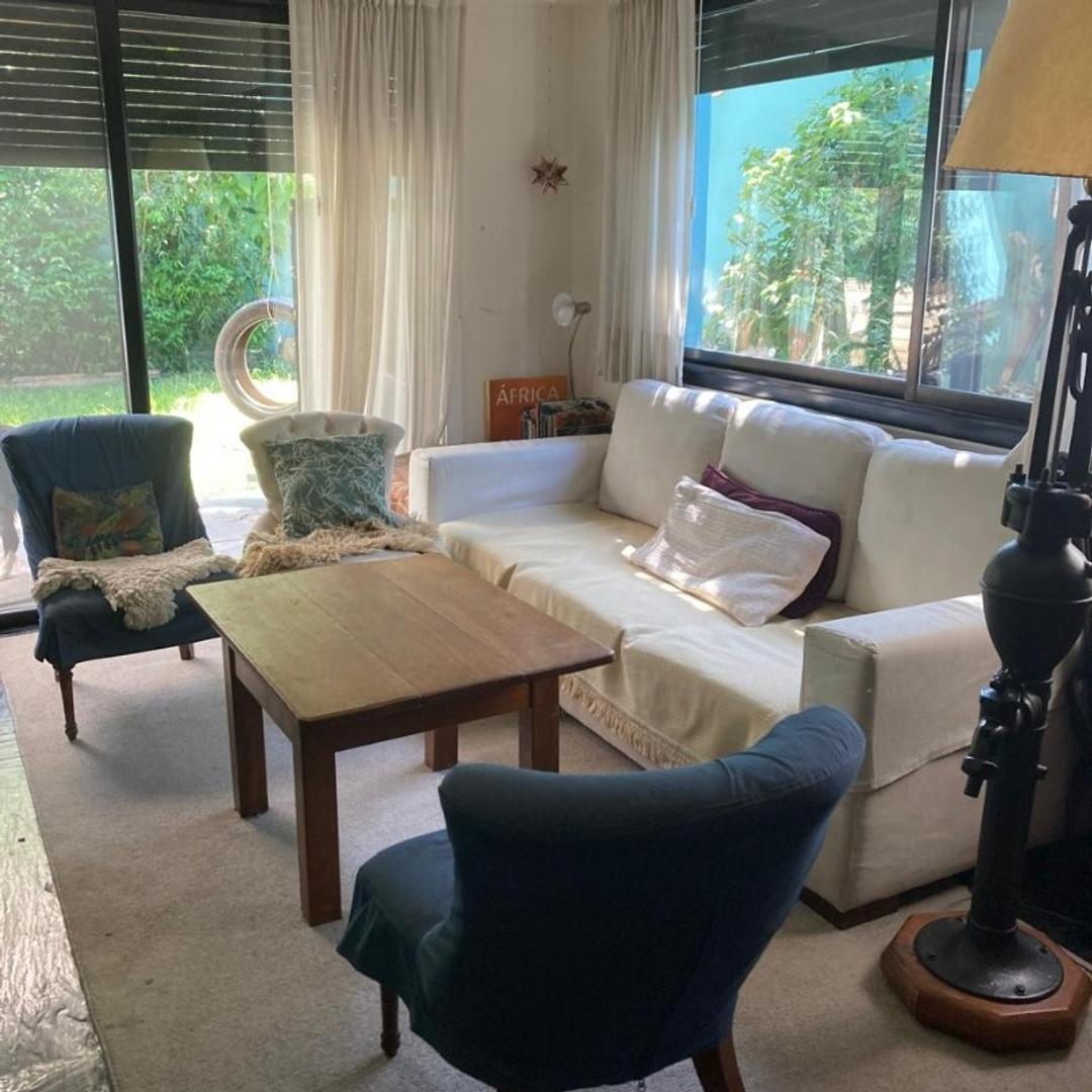 Venta casa 3 ambientes 1 planta, Beccar con jardín y parrill