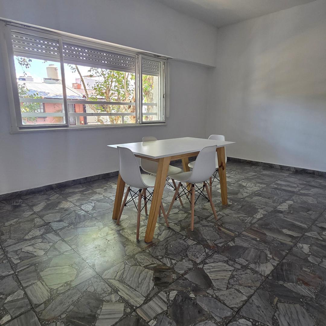 Depto Tipo Casa 3 ambientes con 2 baños