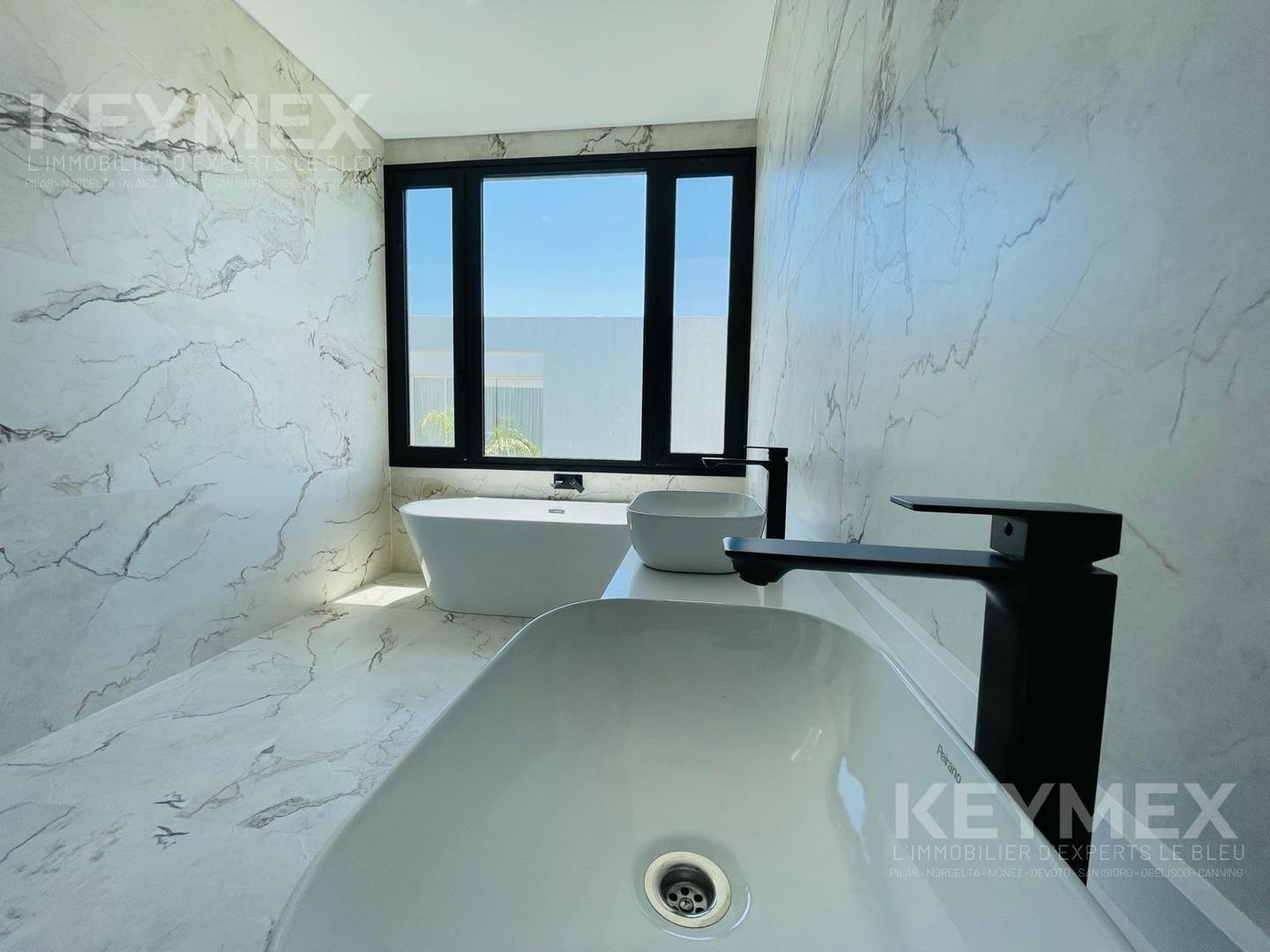 Casa en venta 6 ambientes en Carpinchos Nordelta