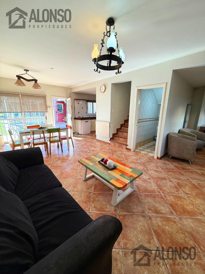Casa 4 ambientes con 3 baños