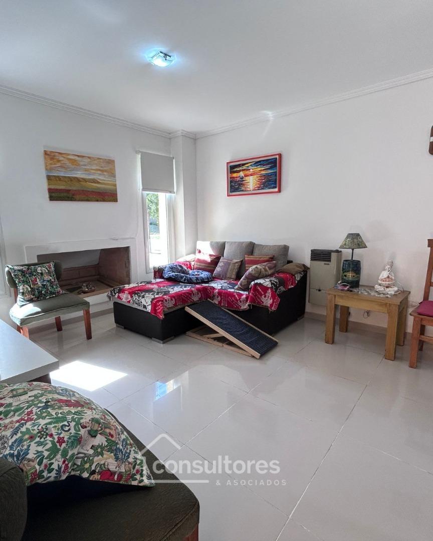 Casa 3 ambientes con 2 baños