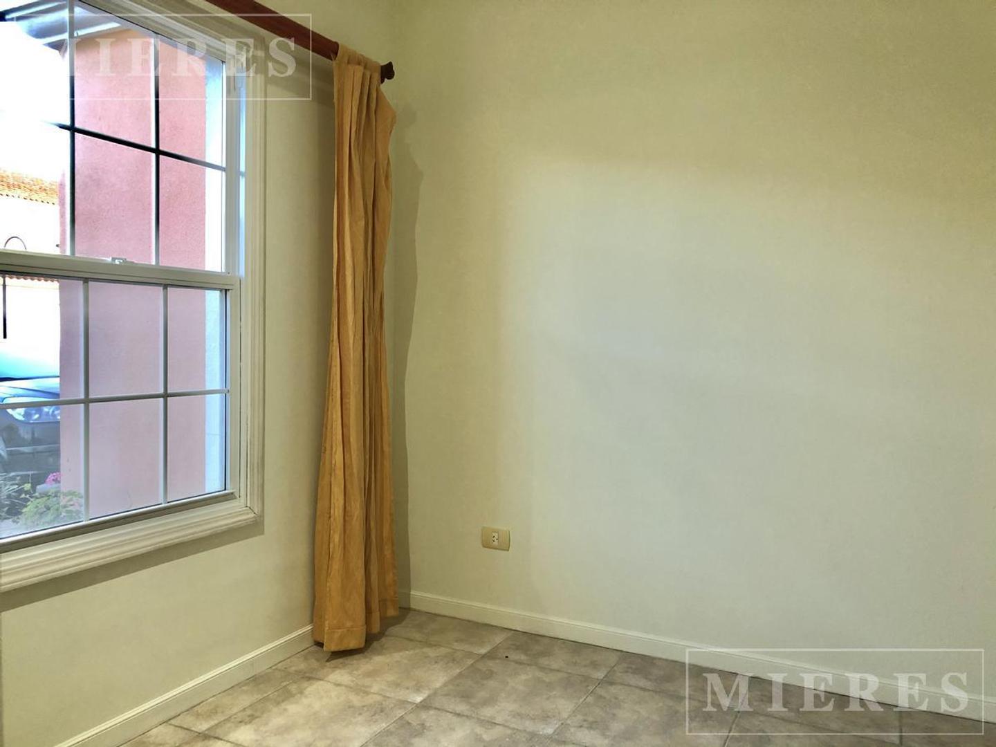 Casa en Venta con renta a La Laguna en Barrancas del Lago, Nordelta.