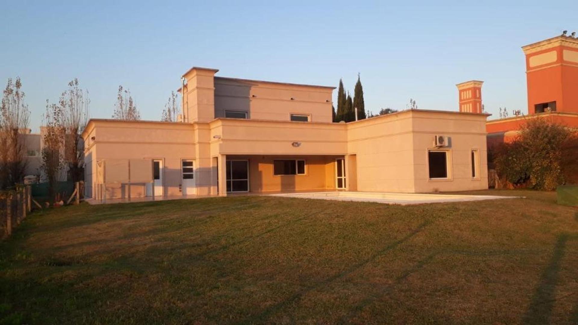 Casa en Venta de 4 dormitorios