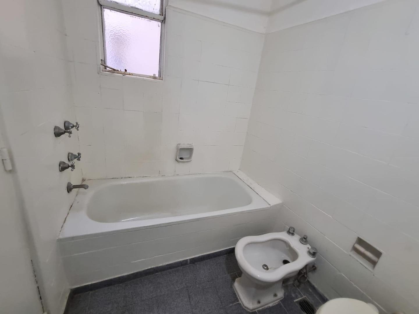 Vicente Lopez al 2200