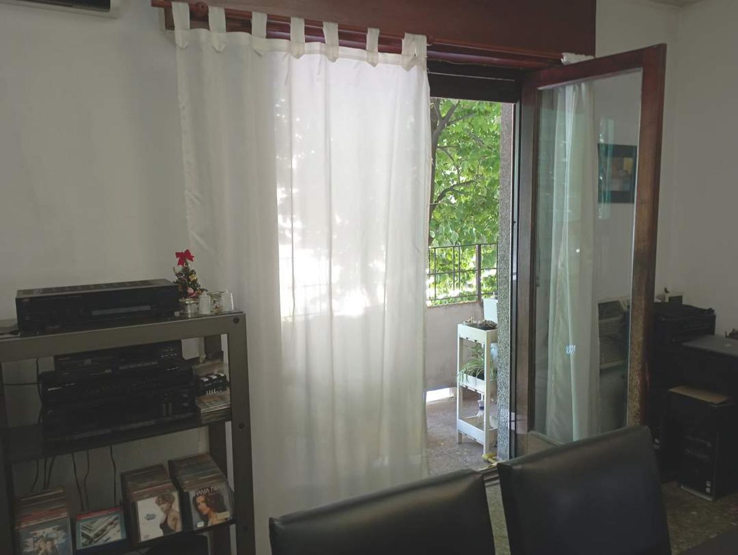 Depto Tipo Casa en Venta en Villa Ortuzar, USD 165.000