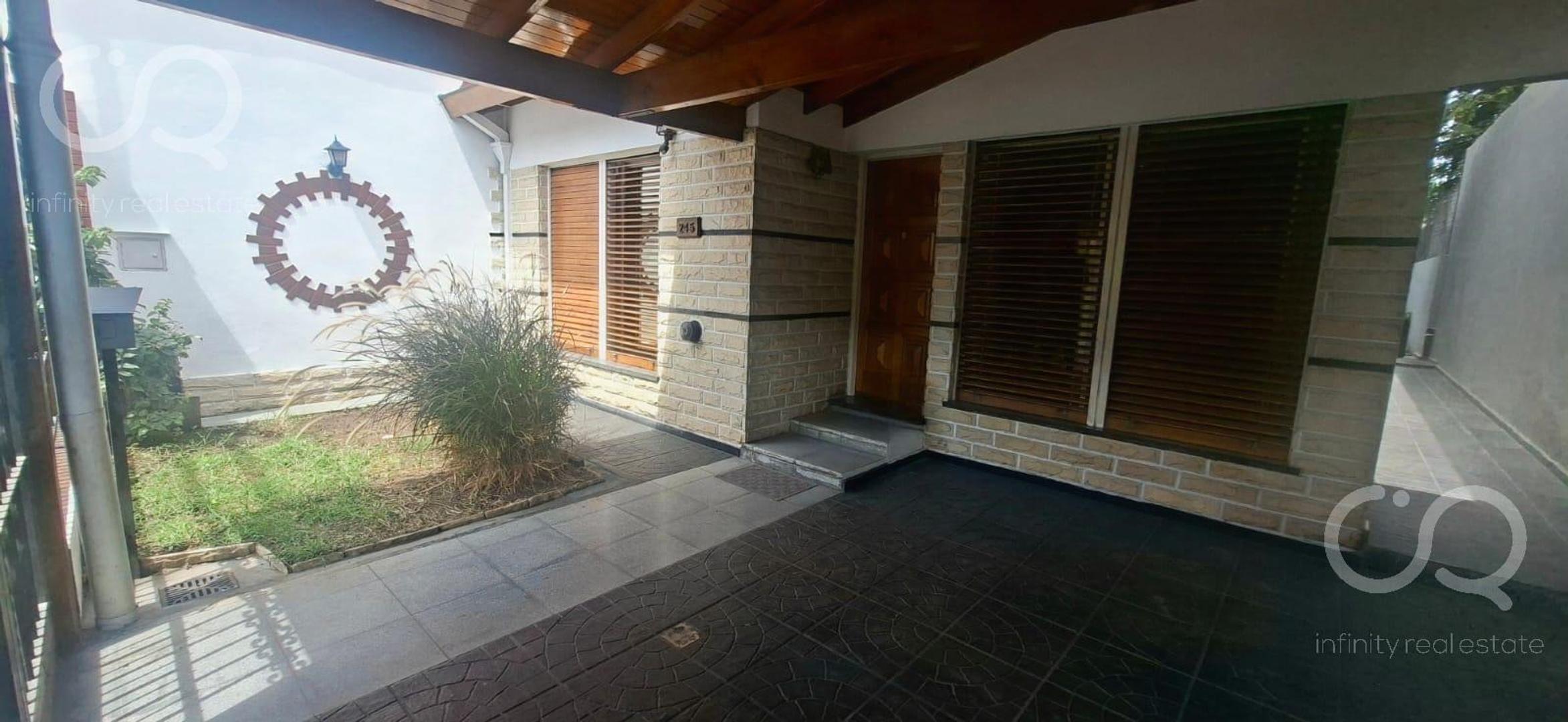 Casa en Alquiler de 3 dormitorios