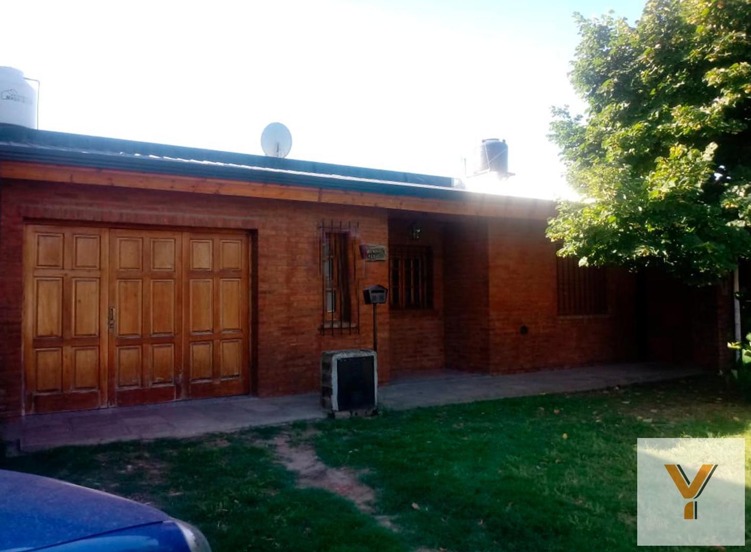Casa en venta - 2 Dormitorios 1 Baño - Cochera - 270Mts2 - Chivilcoy