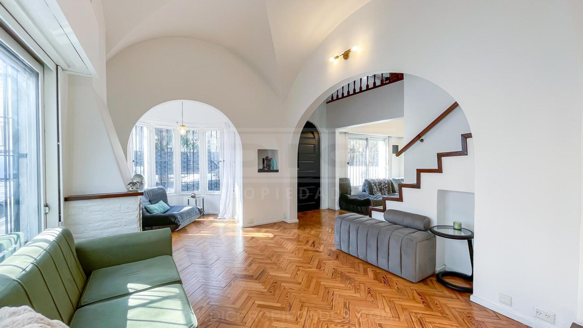 Albarellos al 2200 entre Juan Jose paso y muñiz