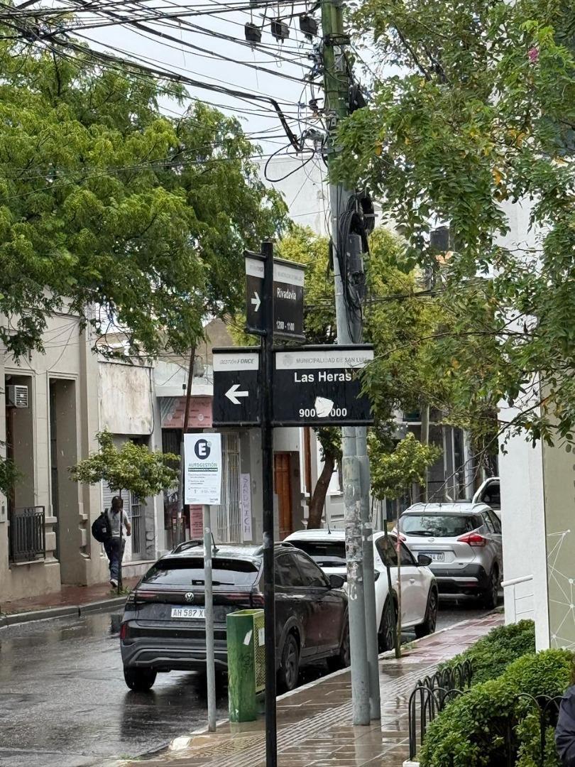 Las Heras Esquina Rivadavia