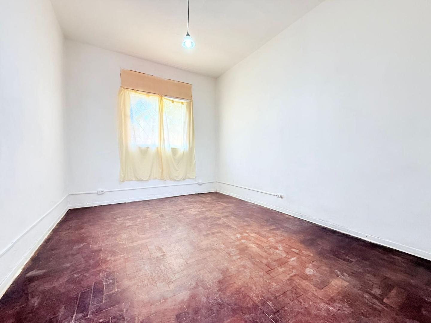 VENTA EN BLOCK - CASA AL FRENTE + CASA  INTERNA