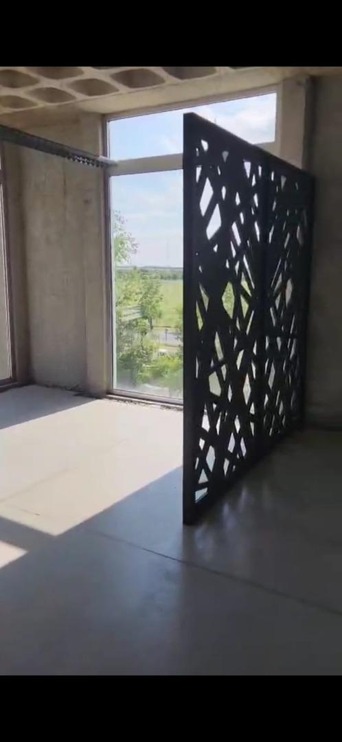 Oficina en Alquiler con 1 cochera