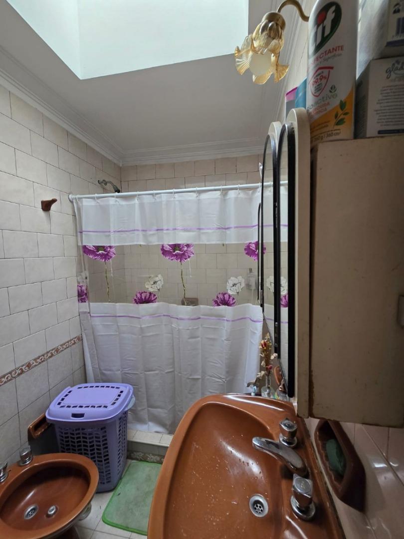 Casa 4 ambientes con 1 baño